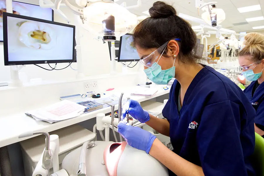 مزایای تحصیل دندانپزشکی در ایتالیا